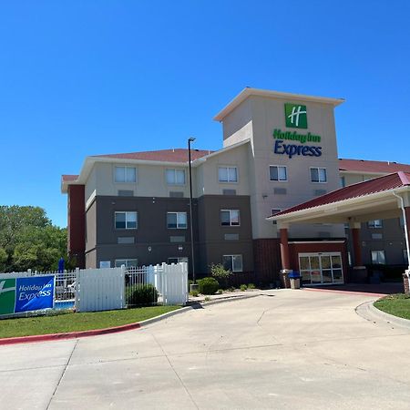 Holiday Inn Express - Wichita North - Park City By Ihg Eksteriør billede