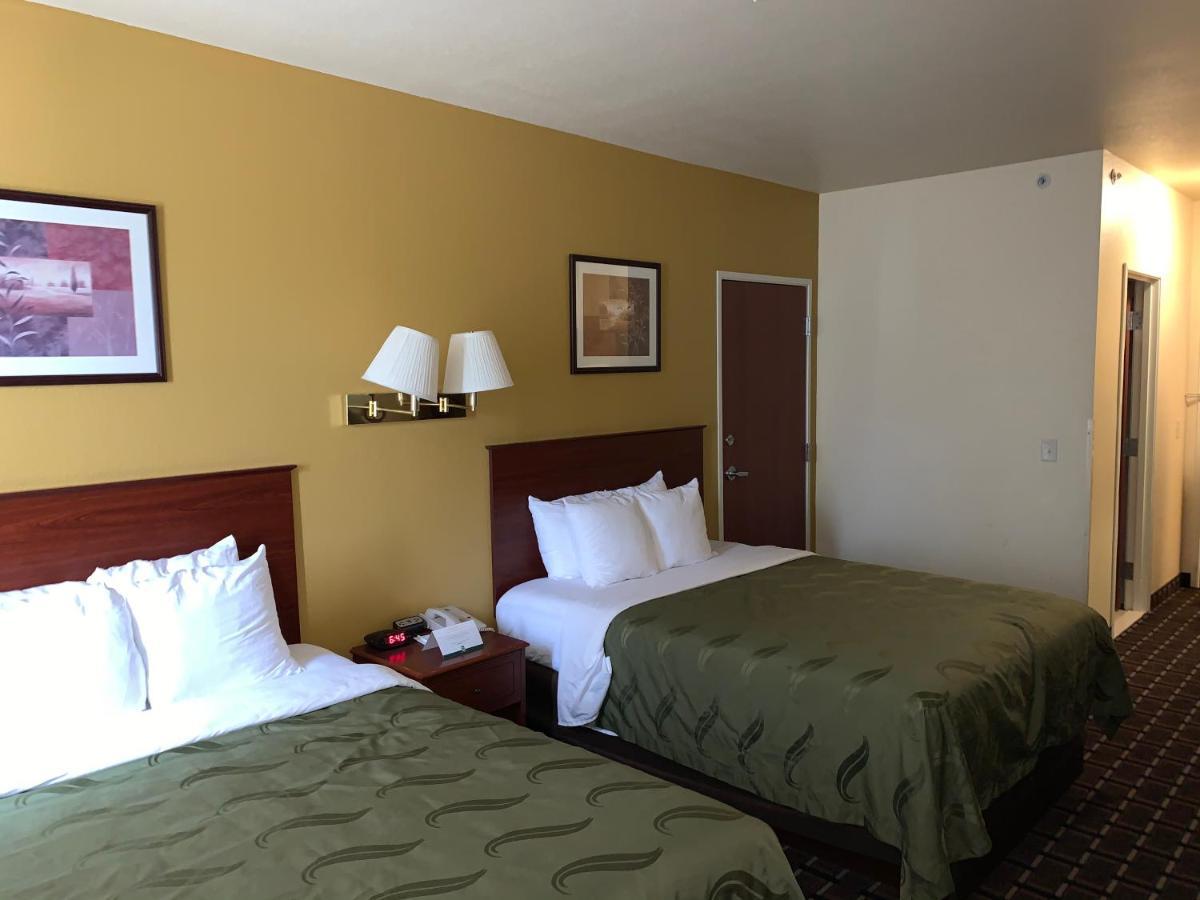 Holiday Inn Express - Wichita North - Park City By Ihg Eksteriør billede